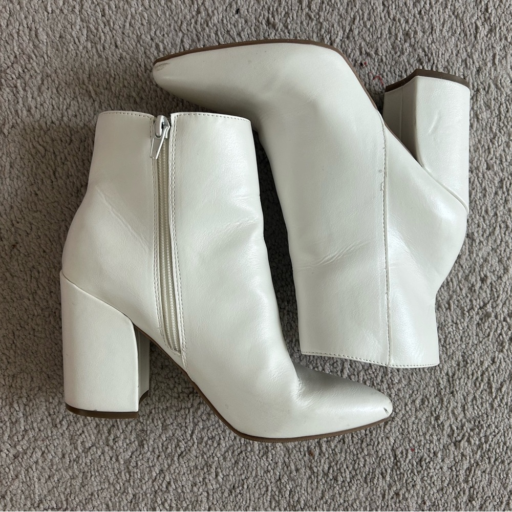 Dream Pairs White Heeled Boots with Chunky Block Heel